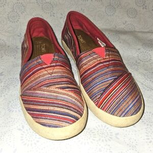 ✨️ TOMS Women’s Fabric Shoes Size 7 Red Blue Multi‑Stripe Casual Slip‑On